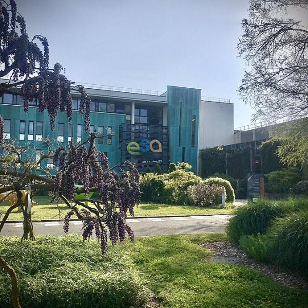 Photo by: APIVERT | Creative Commons CC0 1.0 Universal Public Domain Dedication